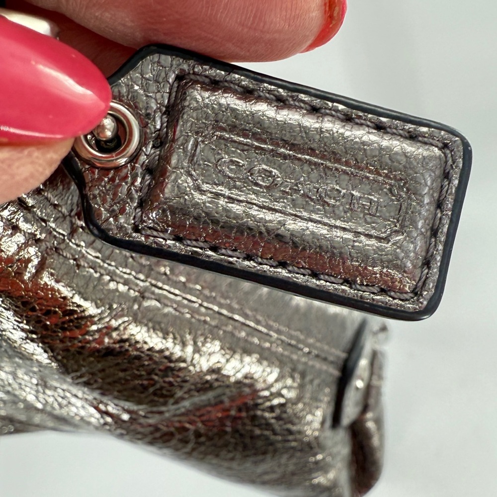 Coach Metallic Pewter Silver Patent Leather Crossbody Bag Poppy Scribble Logo - Picture 6 of 16